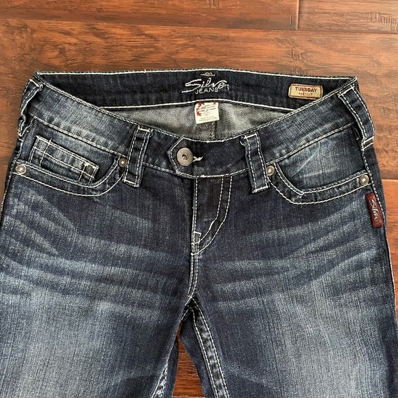 Silver Jeans Size 26x33, Tuesday Bootcut - Picture 3 of 6